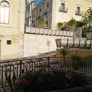 gretas-house.sicilyhotelsitaly.net/